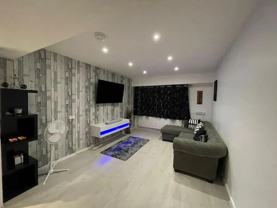 Central Cosy Apartment In Quiet Location Londra 0*,