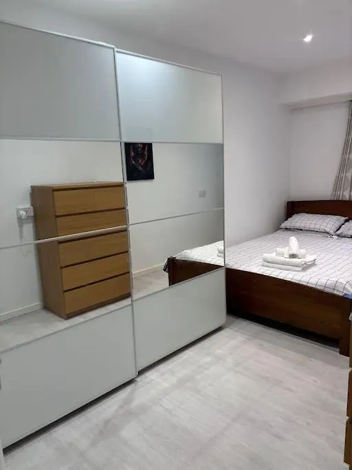 Central Cosy Apartment In Quiet Location Londra