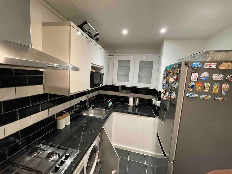 Central Cosy Apartment In Quiet Location Londra