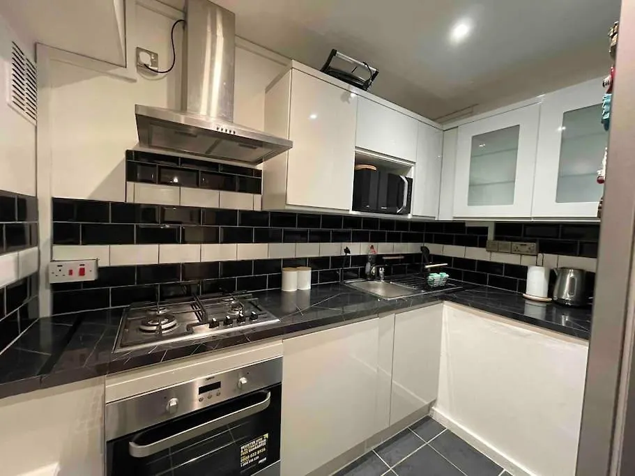 Central Cosy Apartment In Quiet Location Londra